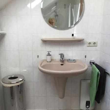 Apartment Ferienwohnung In Der Natur Und Doch Zentral Bonn
